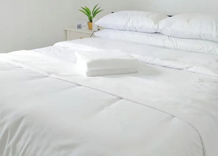 Manhattan Heights Tower-d Staycation In Metro 4* Manila