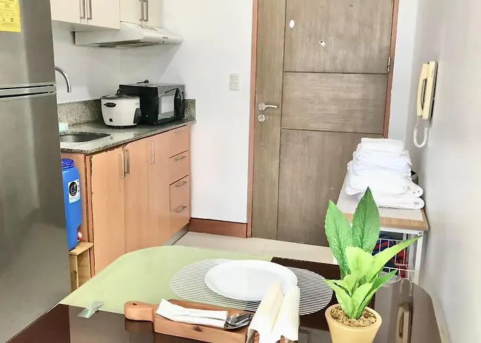 Manhattan Heights Tower-d Staycation In Metro 4* Manila